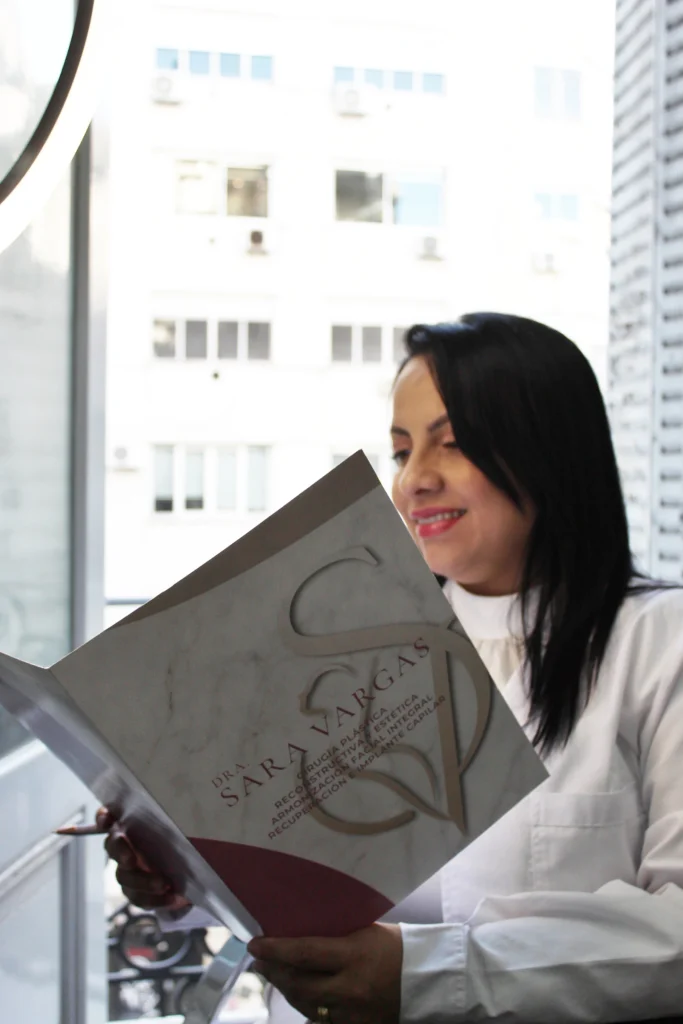 Dra Sara vargas Cirujana Plastica, cali colombia