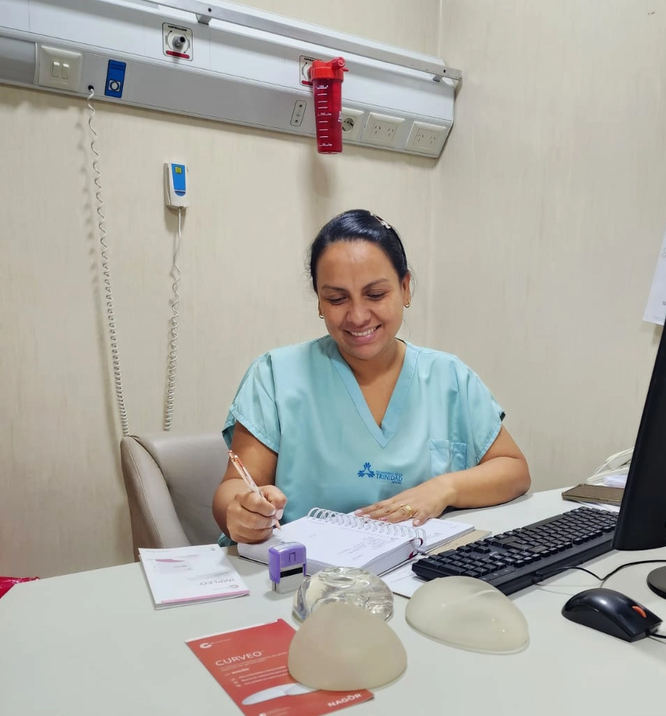 Dra Sara vargas Cirujana Plastica, cali colombia